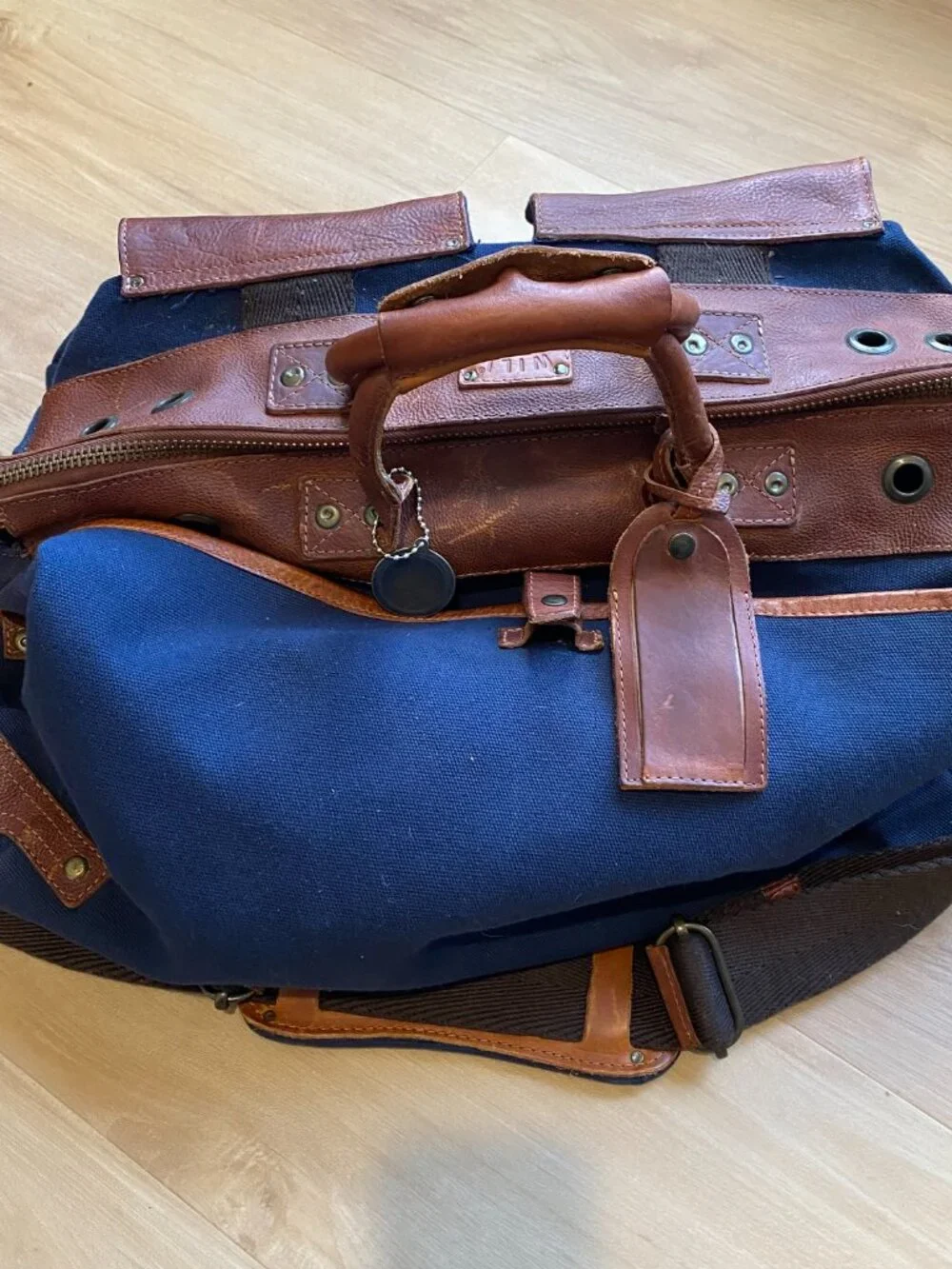 Huckberry Will Leather Good Traveler Duffle Navy Tan With Strap and Luggage Tag
